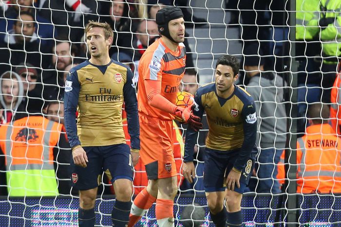 Az Arsenal jelenleg négy pontos előnnyel vezeti az angol bajnokságot