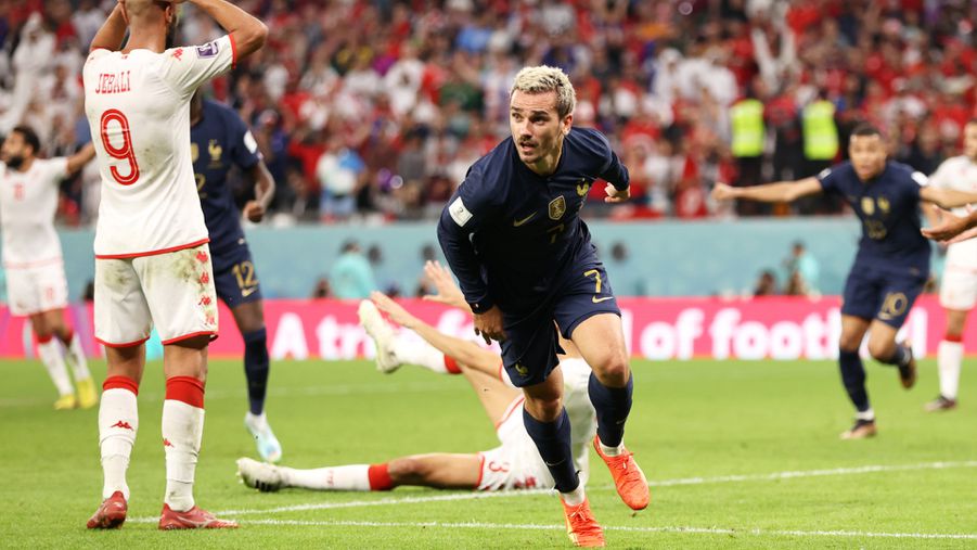 Antoine Griezmann már kiünnepelte magát, amikor megtudta, hogy a gólja mégsem szabályos (Fotó: Getty Images)