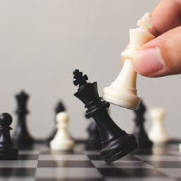 Kiélezett küzdelem, a hatodik parti is döntetlen a sakkvilágbajnoki döntőben