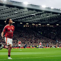 Gálázott a Man. United Amorim első hazai bajnokiján; kiállítás és pontosztozkodás a londoni rangadón