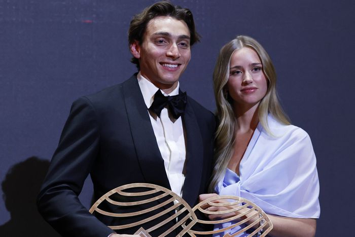 Armand Duplantis négy új világrekordot állított fel 2025-ben