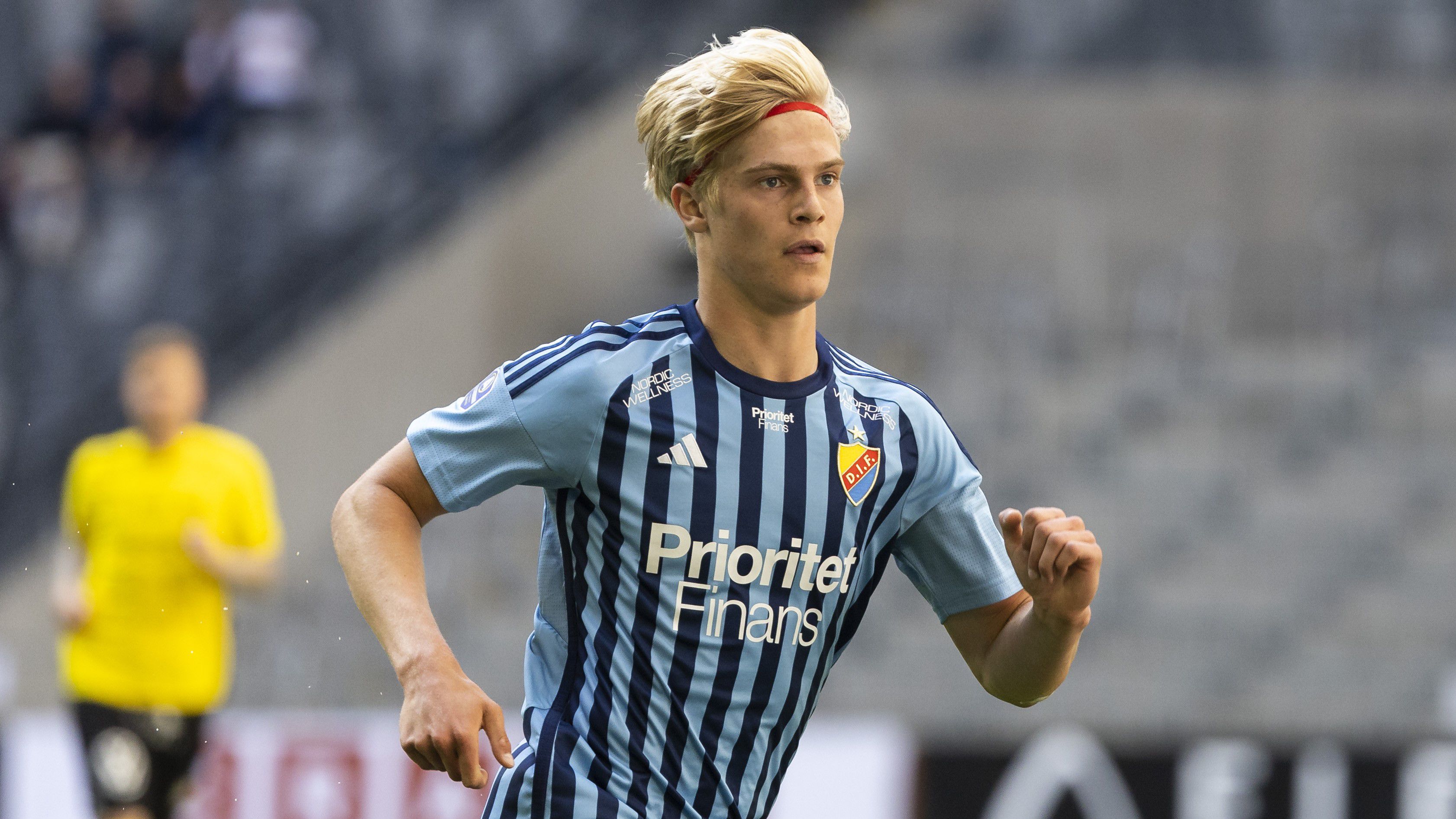 A Barcelona helyett a Tottenhambe ment a svéd tehetség – hivatalos