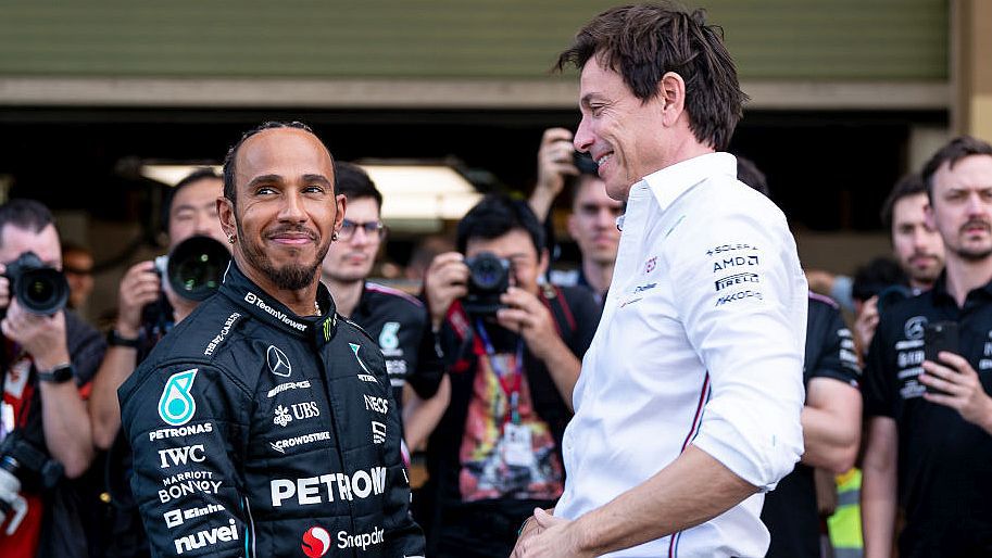 A Mercedes csapatfőnöke is megszólalt Hamilton átigazolásával kapcsolatban