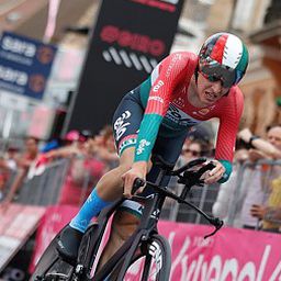 Komolyabb célokért küzd a Giro d'Italián a magyar versenyző