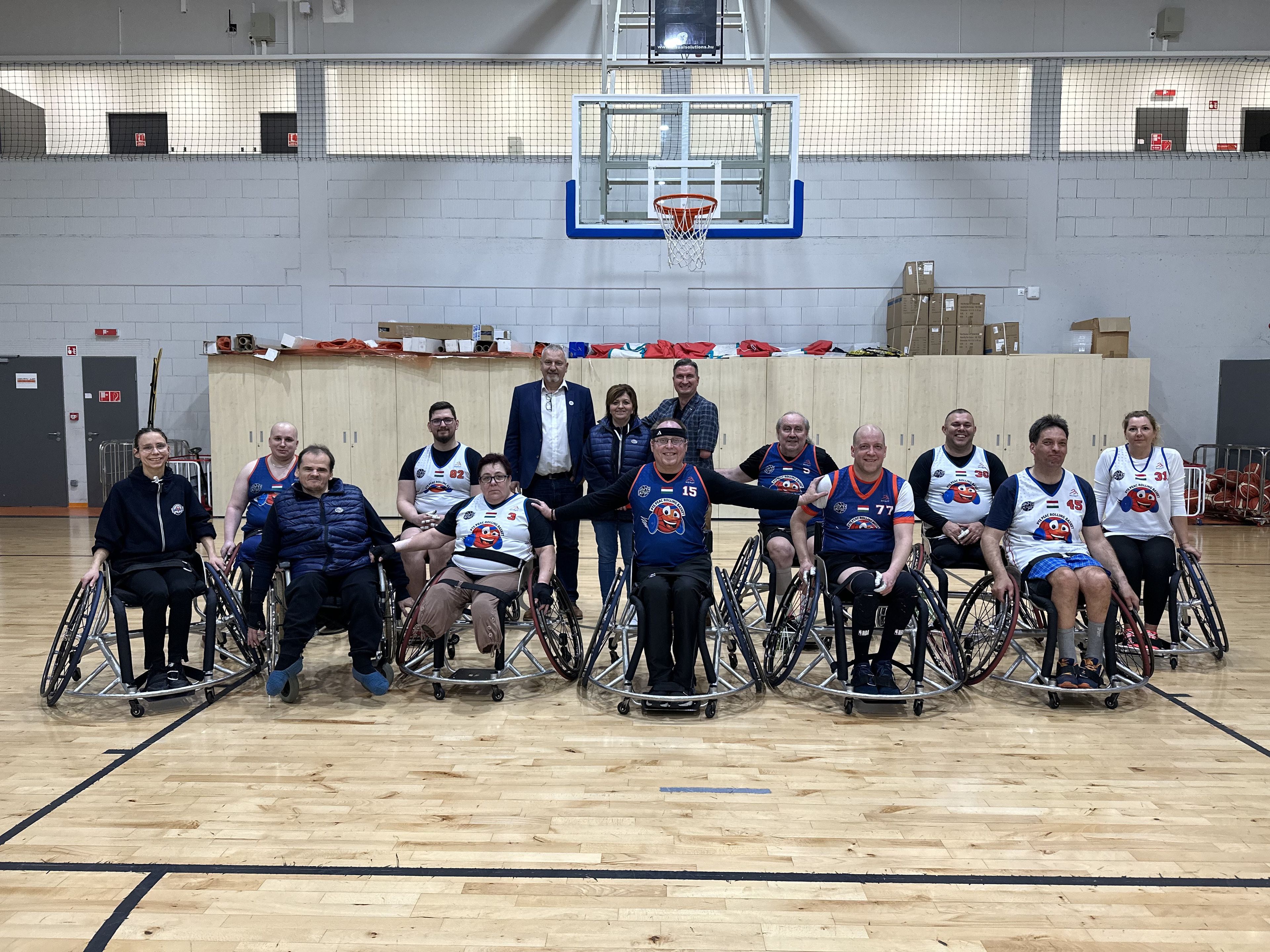 A PTE PEAC Rolling Basket kosárcsapatának tagjai hálásak a segítségért