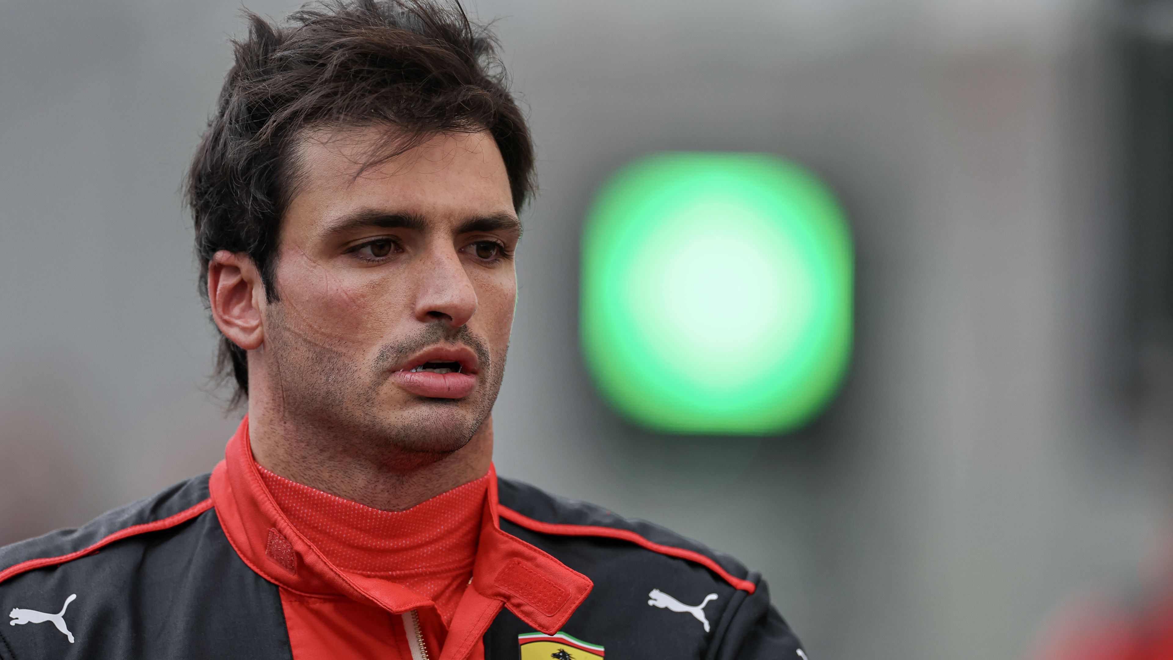 Carlos Sainz: „Nehéz kezelni azt a helyzetet, ami a Ferrarinál van"