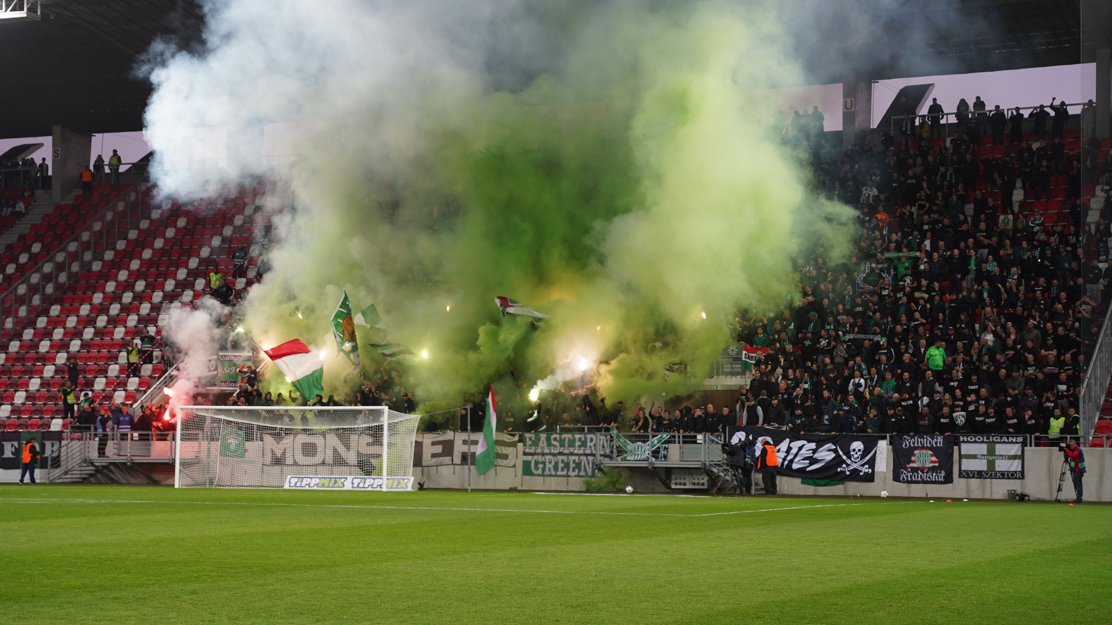 Októberben a Ferencváros szurkolói örülhettek a DVTK Stadionban győzelemnek. (Fotó: Kaiser Tamás)