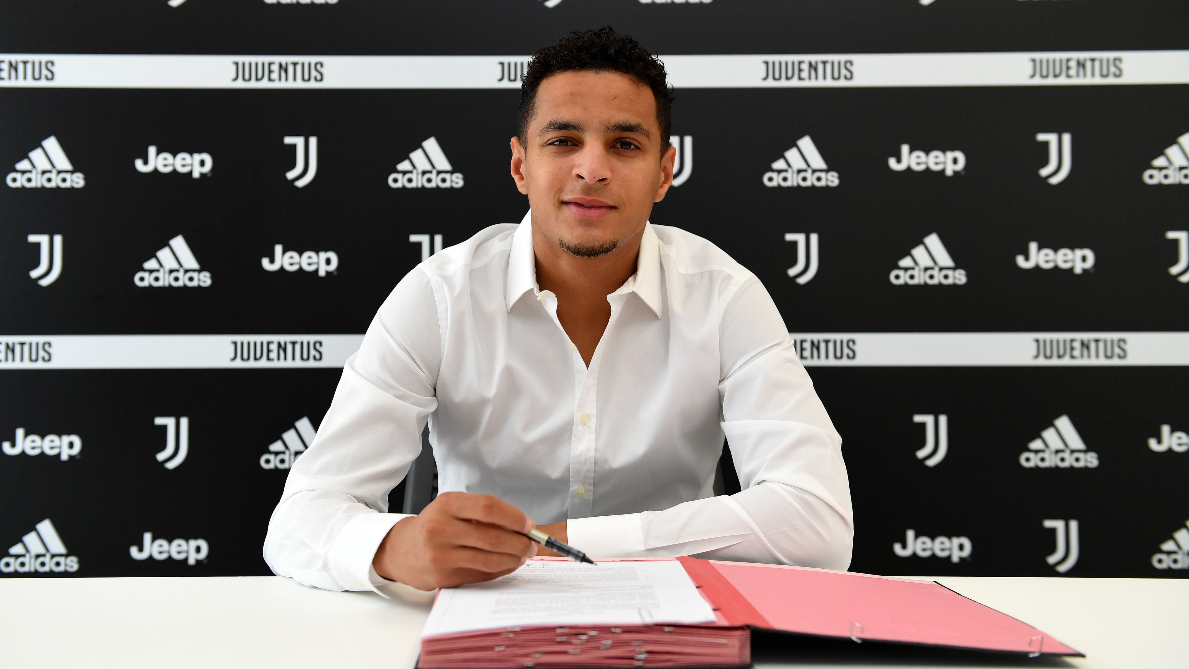 Amikor még minden idillinek tűnt: Mohamed Ihattaren 2021-ben írt alá a Juventushoz