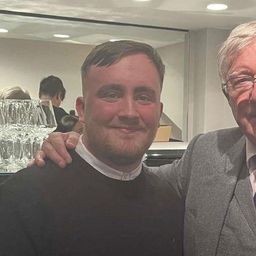 Nyilvános szóváltásba keveredett Luke Littler a Premier League sztárfocistájával