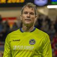 Rendőrök előtt hányt a legendás futballista, újabb részletek a botrányos lerészegedésről