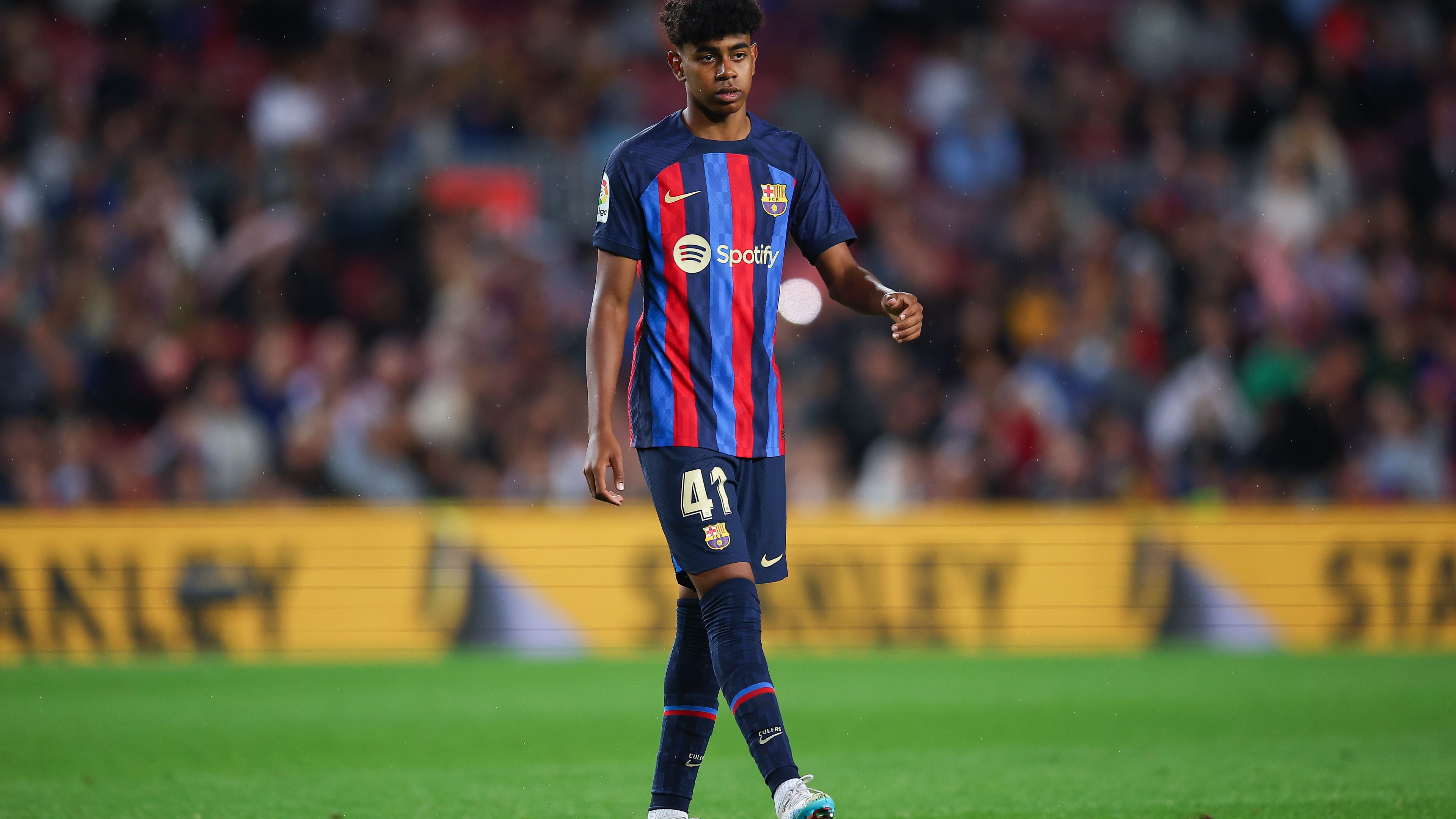 „Remélem, hogy még több rekordot megdönthetek” – a Barca klubtörténelmet író tizenöt éves játékosa