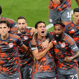 A Fradit kiejtő Olympiakosz fél lábbal az EKL döntőjében; drámai győzelmet aratott a Fiorentina