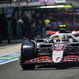 Balesettel és McLaren-elsőséggel indult az F1-es hétvége Miamiban