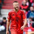 A Bayern München bejelentette a válogatott védő távozását