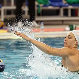 A Ferencváros női vízilabdacsapata a Bajnokok Ligája négyes döntőjében – pénteki sportműsor