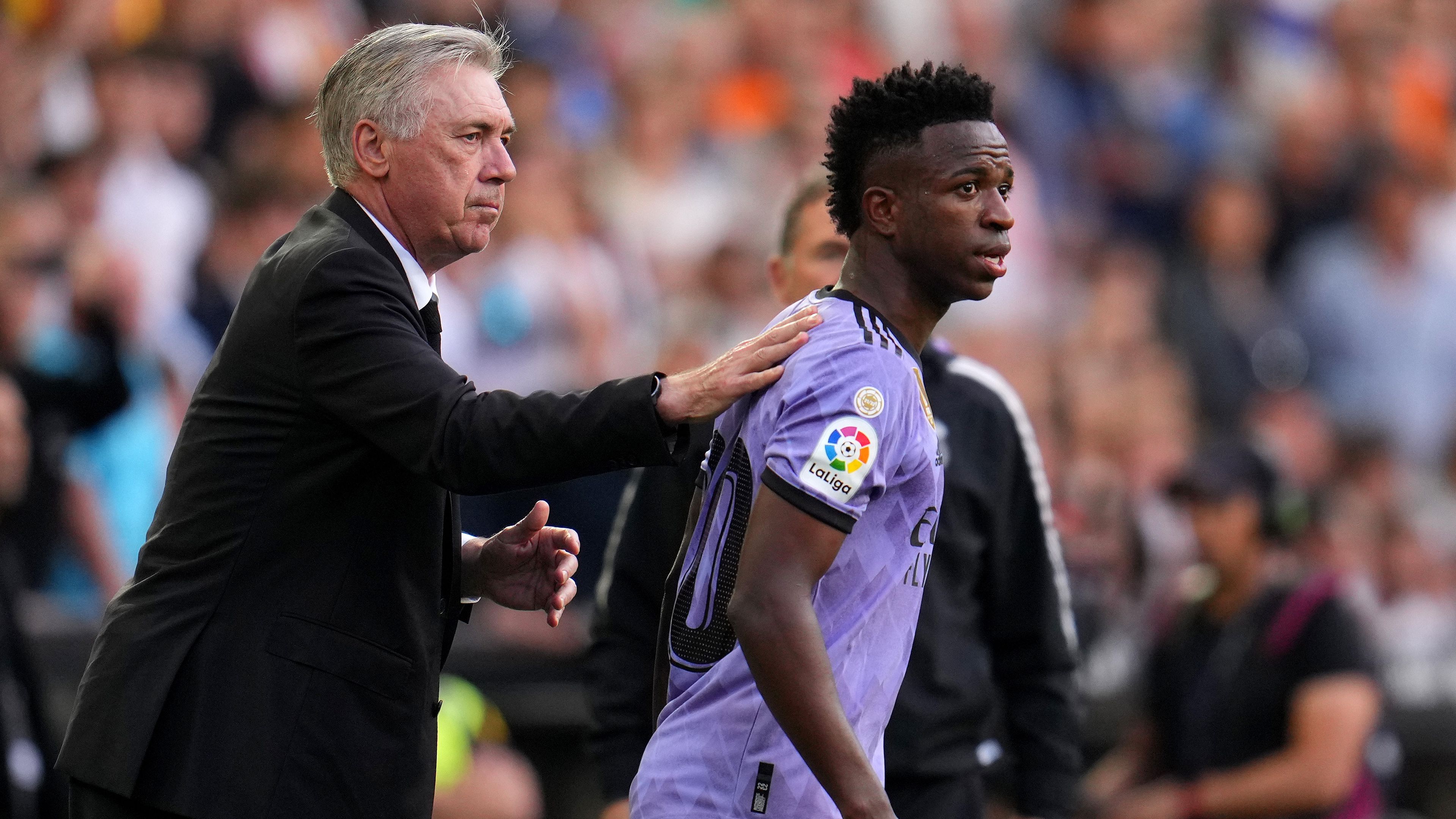 Két legyet egy csapásra? Ancelotti mellett Vinícius Júniort is átigazolná a szaúdi klub