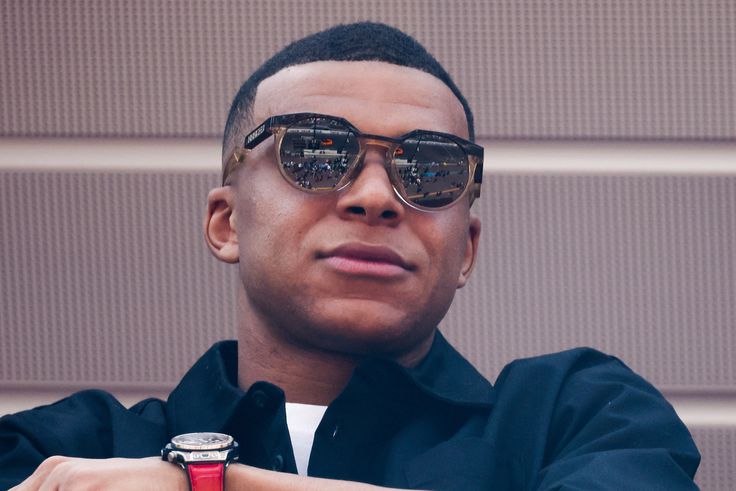 Mbappé aláírt új csapatához; Csercseszov szövetségi kapitány lesz – délutáni hírösszefoglaló