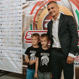 A legjobb magyar ketrecharcos a brutalitásról, a sérüléséről és a csillogásról is beszélt