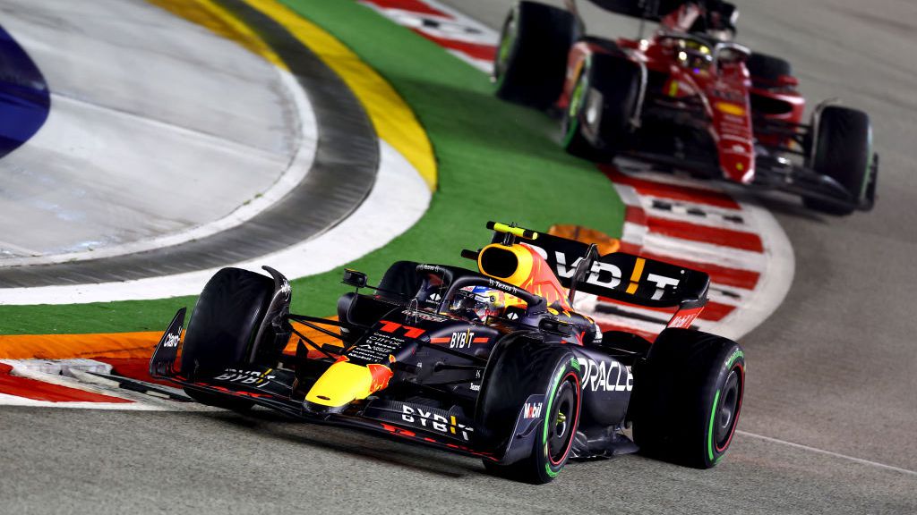 Sergio Perez nyerte meg a Szingapúri Nagydíjat, de vizsgálat vár rá