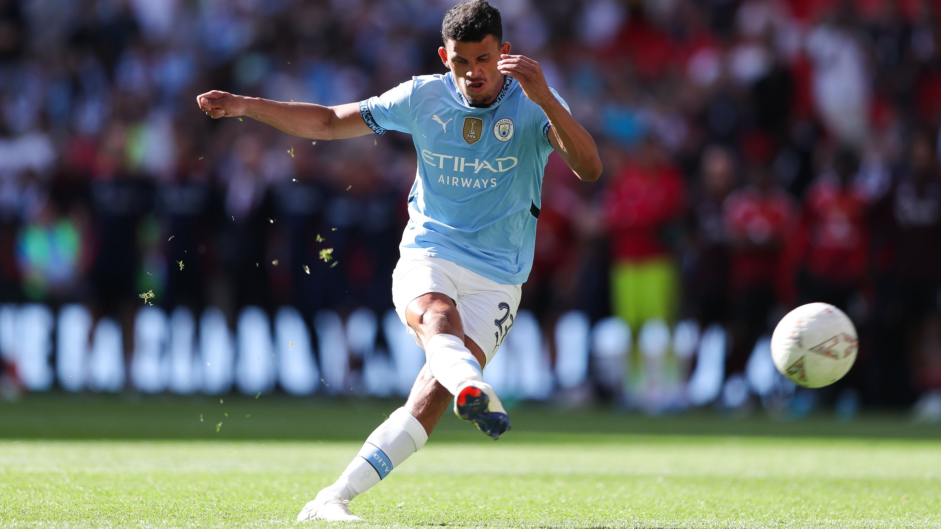 Bíróság elé áll a Manchester City középpályása