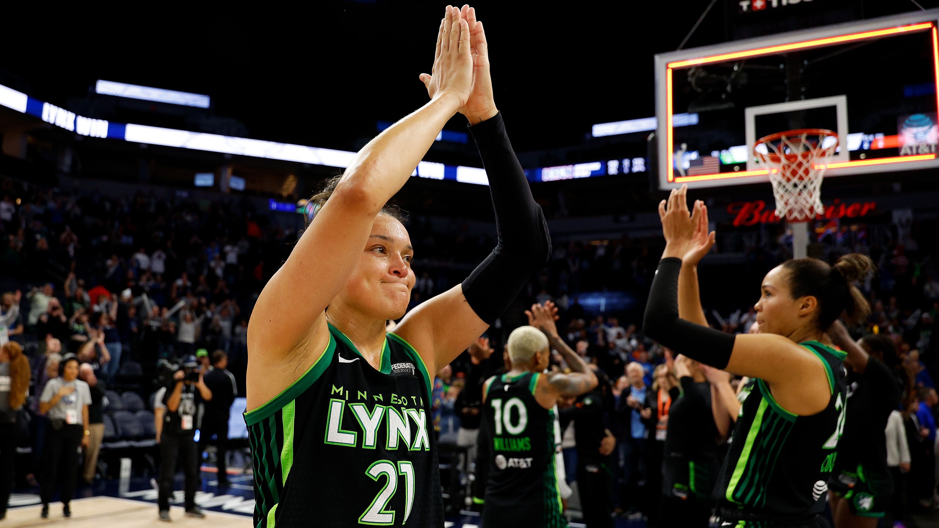 Juhász Dorkáék egyenlítettek a WNBA elődöntőjében