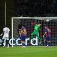 Kikapott a BL-címvédőtől a Barcelona; megműtötték a Liverpool védőjét – az elmúlt 24 óra legfontosabb sporthírei