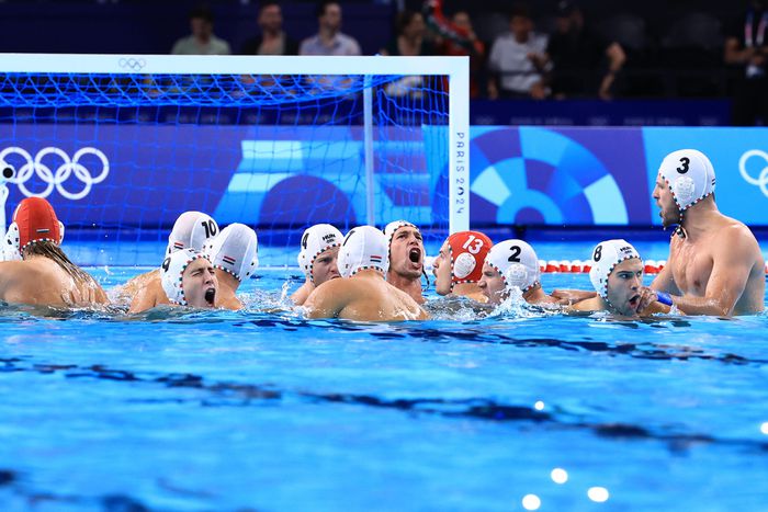 Először a franciákkal csapnak össze