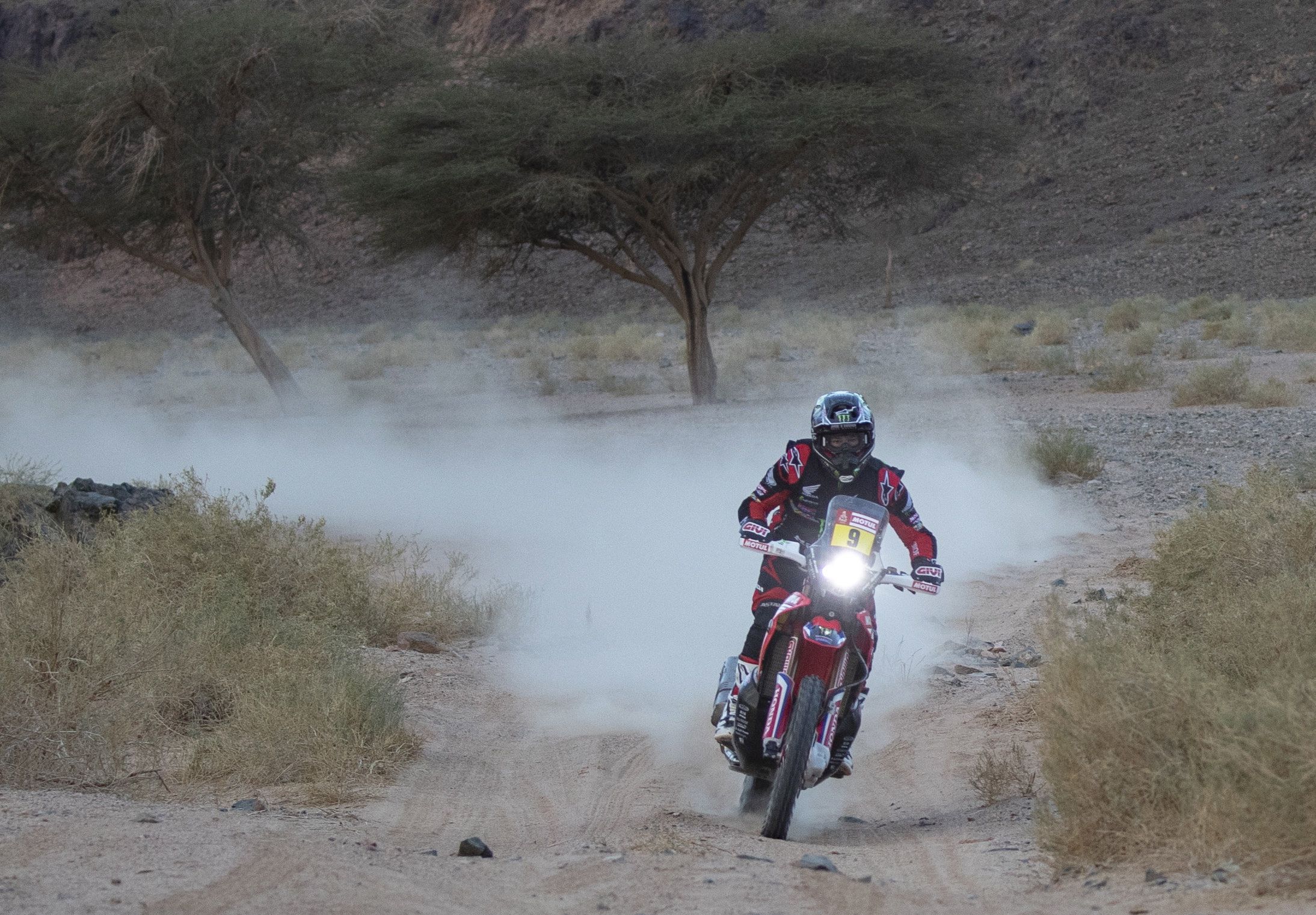 Bukott és feladta a Dakart a motorosoknál korábban győztes Brabec