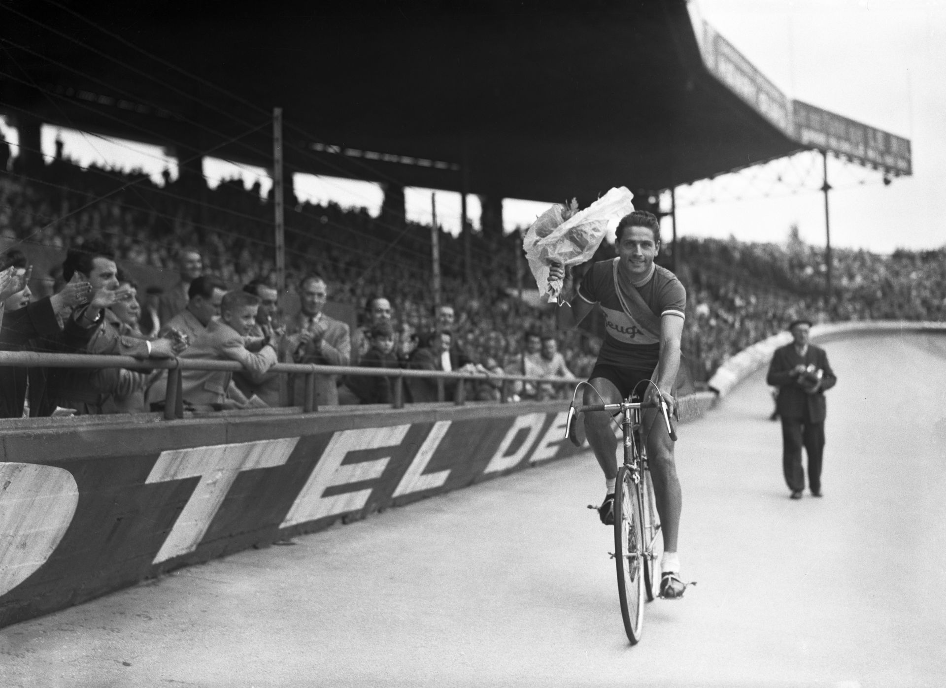 Charles Coste 24 esztendősen lett olimpiai bajnok, ez a kép egy évvel később készült (Fotó: Getty Images)