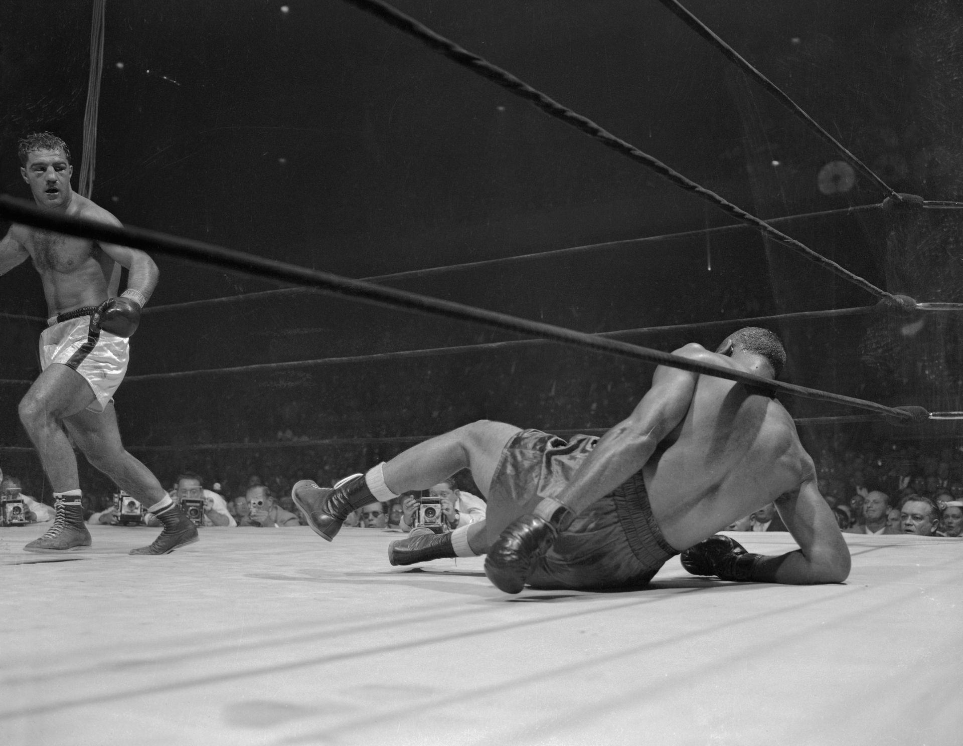 Az öreg Joe Louist a kegyetlen verekedő Rocky Marciano csúnyán elintézte (Fotó: Getty Images)