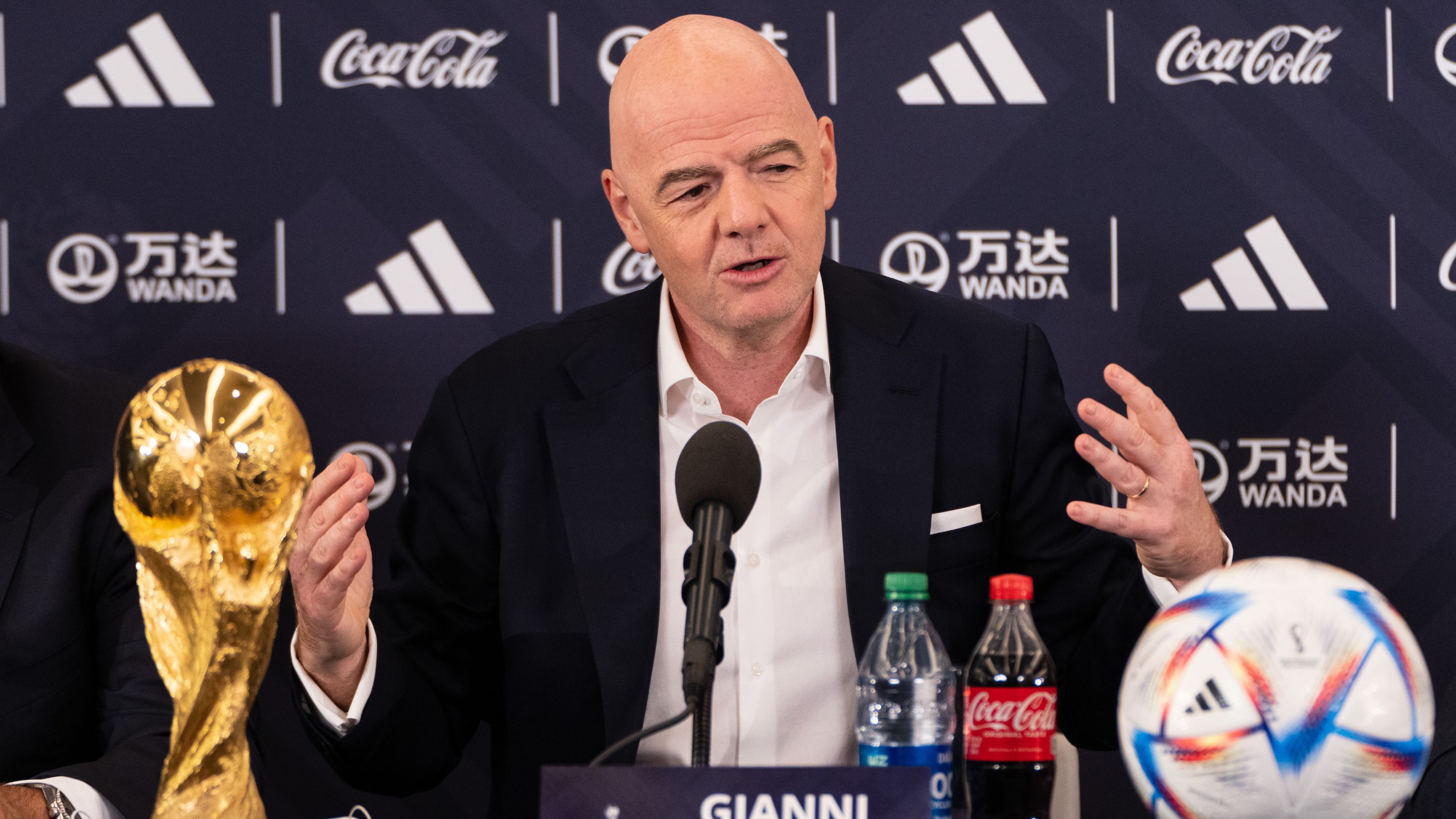 Úgy tűnik, hogy a FIFA változtat az előzetes elképzelésein és a 2026-os világbajnokságon is maradnak a négy csapatos csoportok – a szervezet elnöke, Gianni Infantino ezt március közepén hivatalos is bejelentheti.