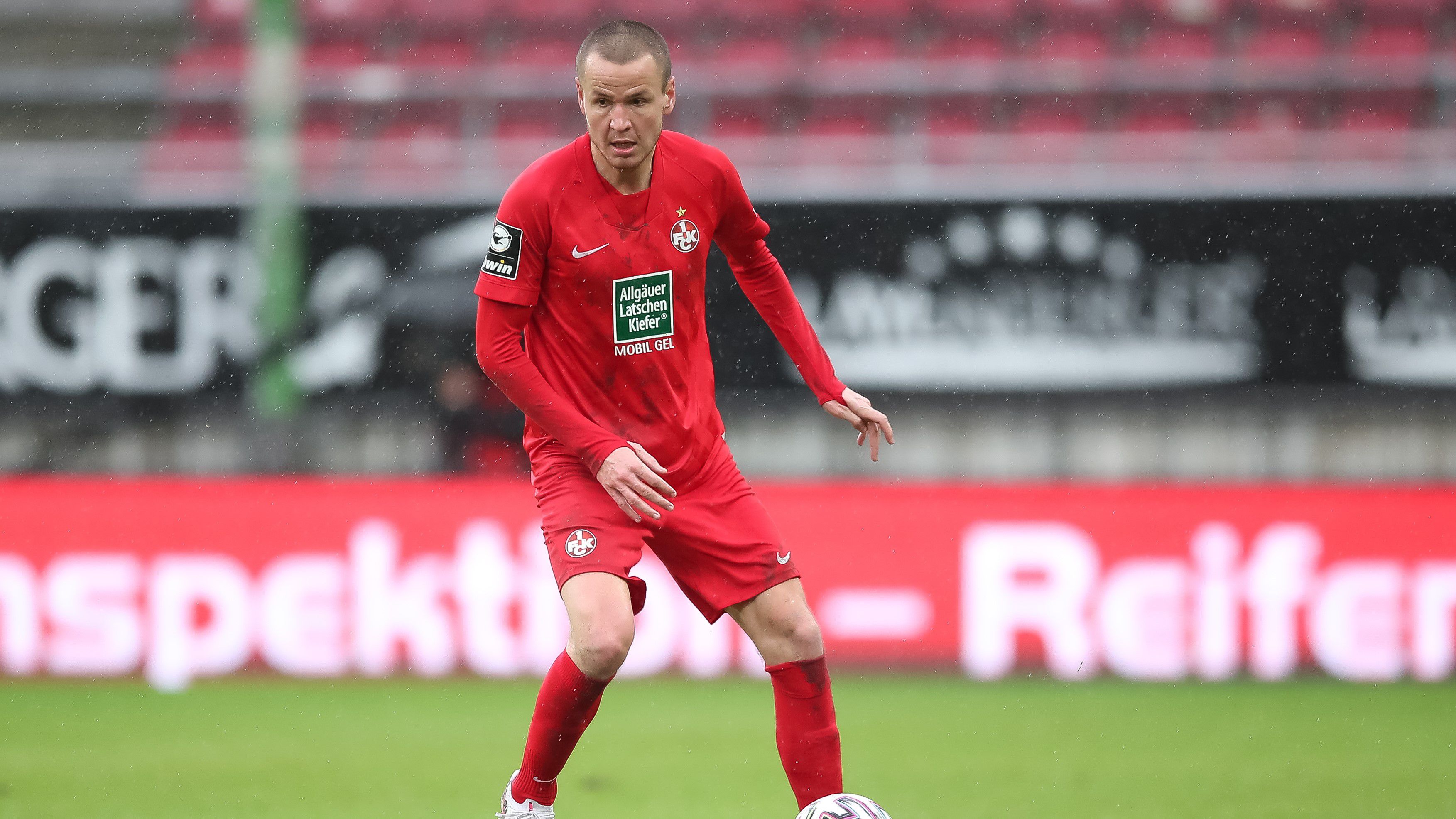 Adam Hlousek, az 1.FC Kaiserslautern játékosa a Fritz-Walter-Stadionban 2021. január 30-án. (Fotó: Getty Images)