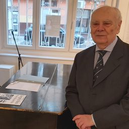 Sakkversenyek helyett dalestek sztárja Portisch Lajos