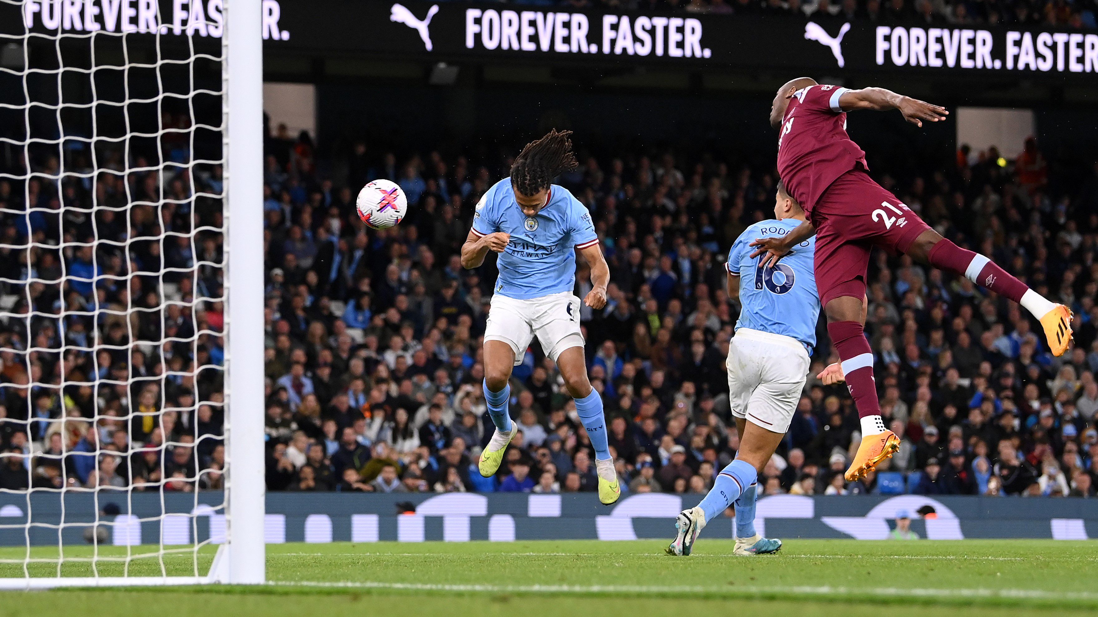 Haaland történelmet írt; a Manchester City pedig újra listavezető – videóval