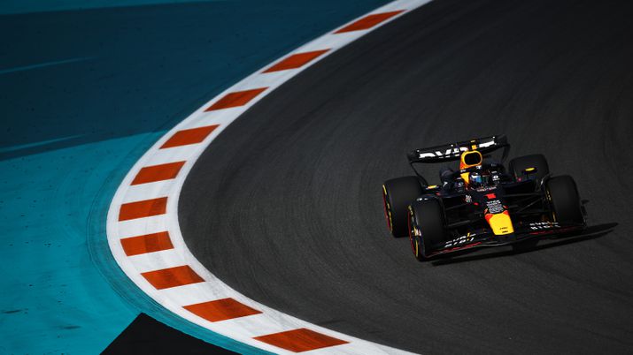 F1-hírek: Max Verstappen nyerte a sprintidőmérőt Miamiban