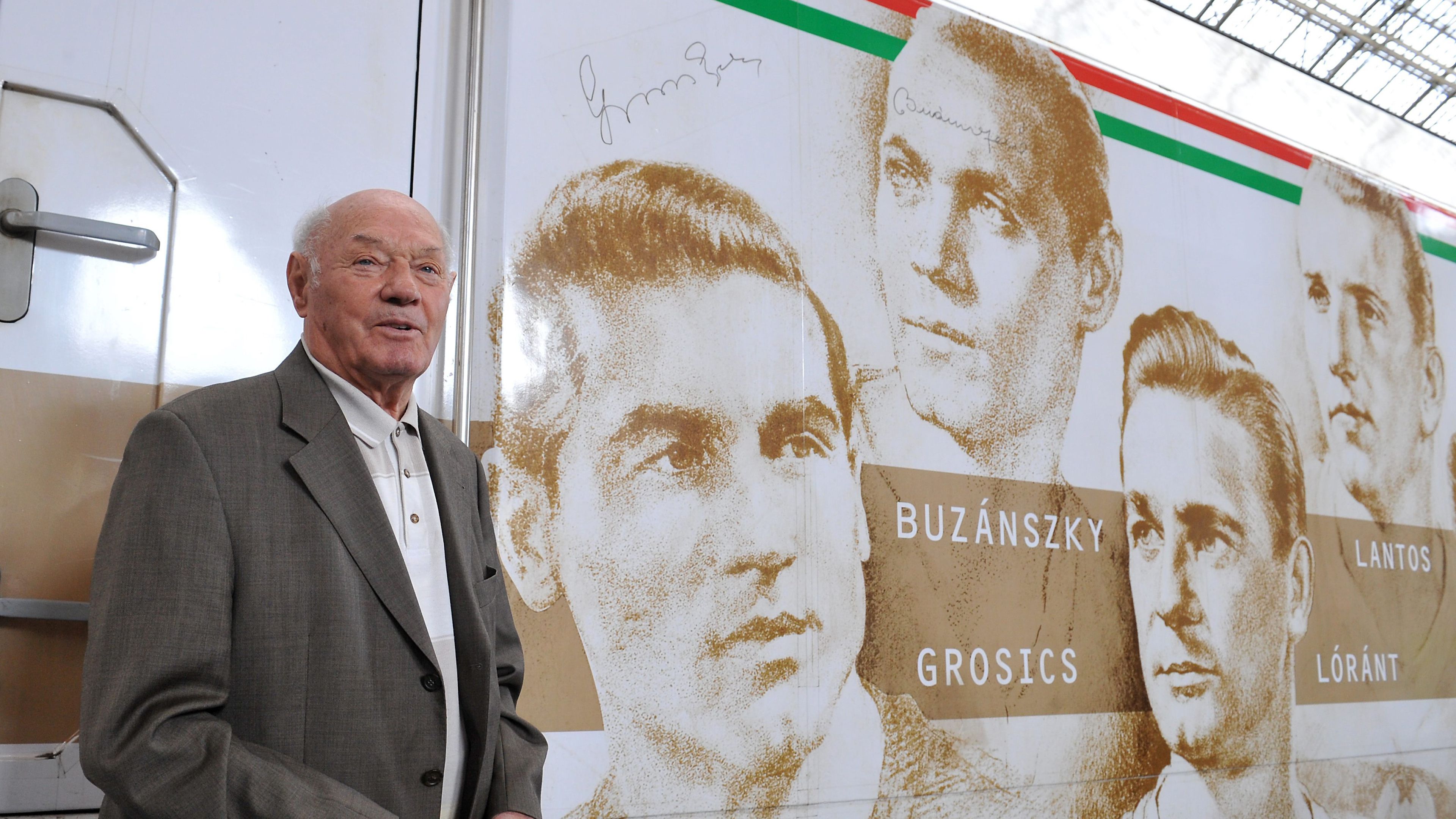 Száz éve született az Aranycsapat legendás jobbhátvédje, Buzánszky Jenő