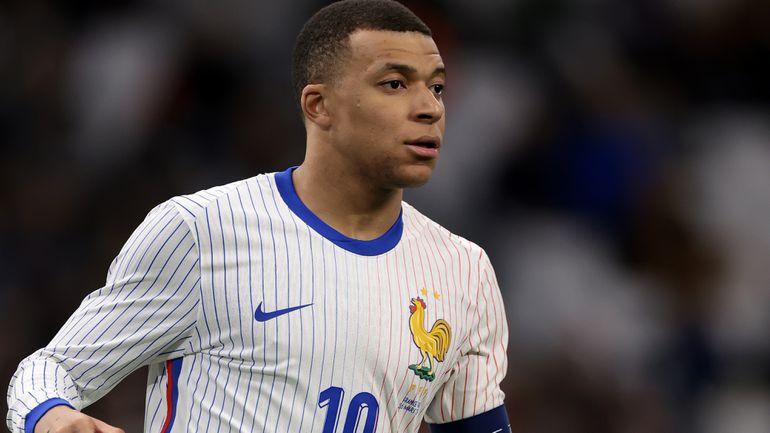 Kylian Mbappé fehérben futballozik a következő öt évben