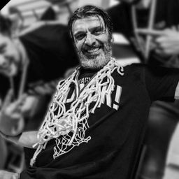 Szörnyű hír: meghalt a magyar csapat edzője