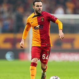Juan Mata Vécsei Bálint csapattársa lett