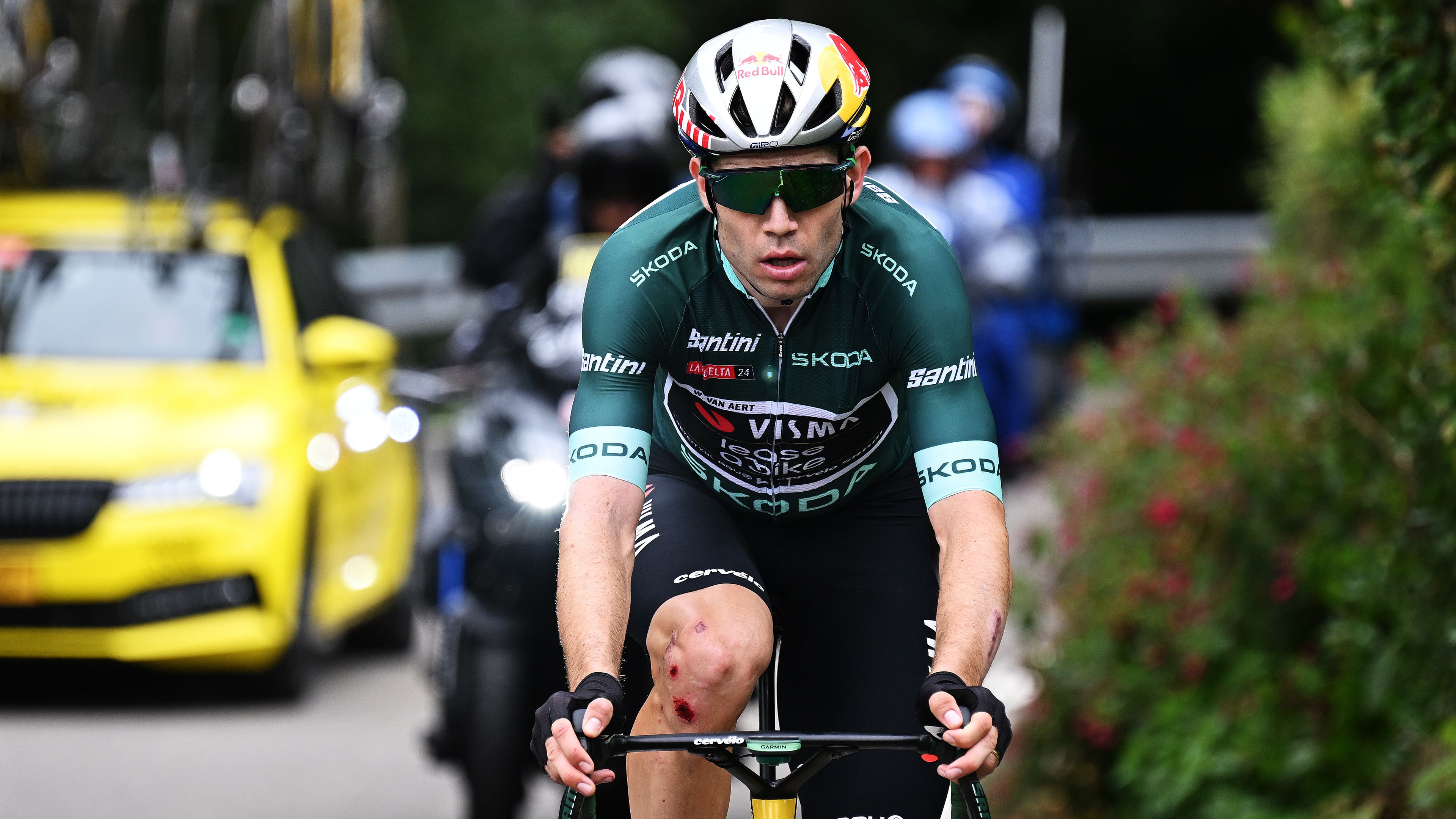 Wout van Aert kénytelen volt feladni a Vueltát