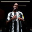 Ügynöke a pályán kergette a játékost, így jött össze a Newcastle új csatárának leigazolása