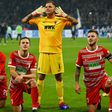 VIDEÓ: így ünnepelt szurkolóival a nagy győzelmet arató Augsburg