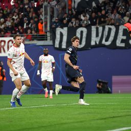 Gulácsi Péter edzője az ellenfél Dusan Vlahoviccsal példálózott