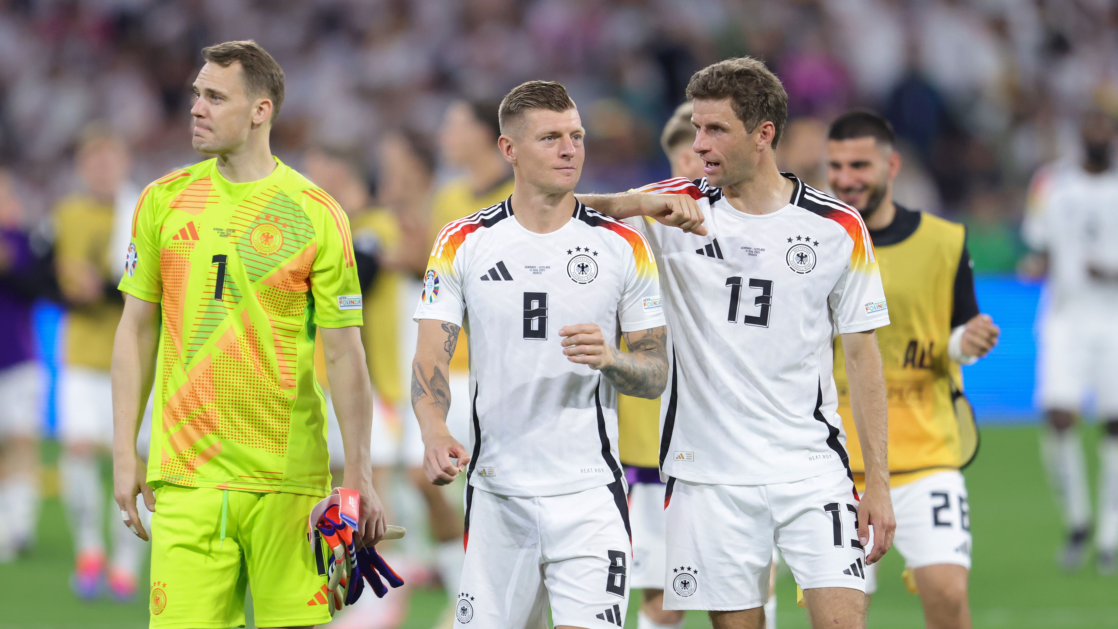 Manuel Neuertől, Toni Kroostól és Thomas Müllertől is búcsúznak a szurkolók