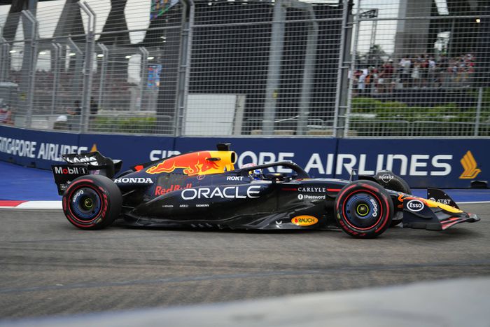 A Red Bull köteles meghirdetni az üres állást