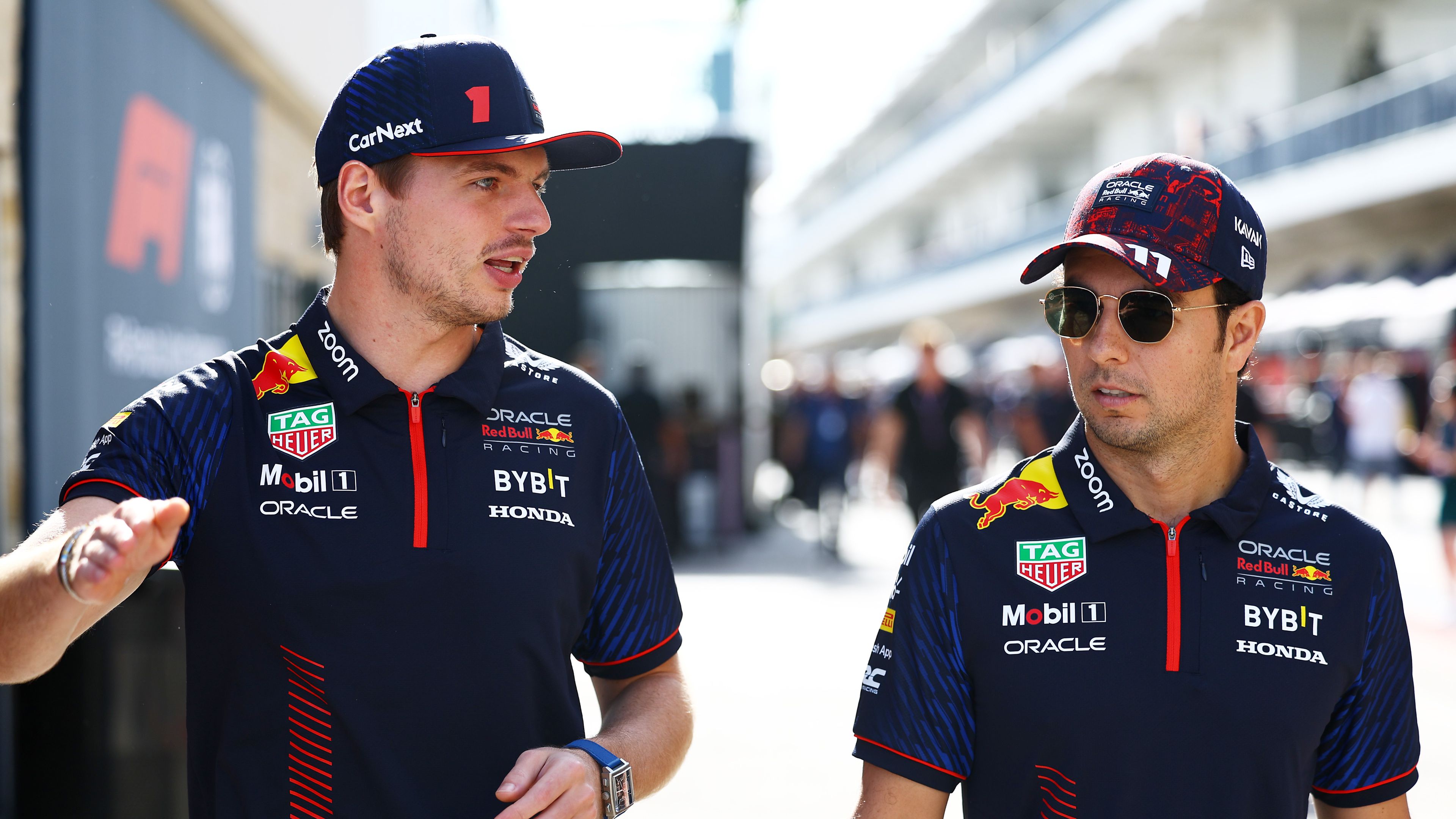 Max Verstappen nem segíti csapattársát, Sergio Pérezt
