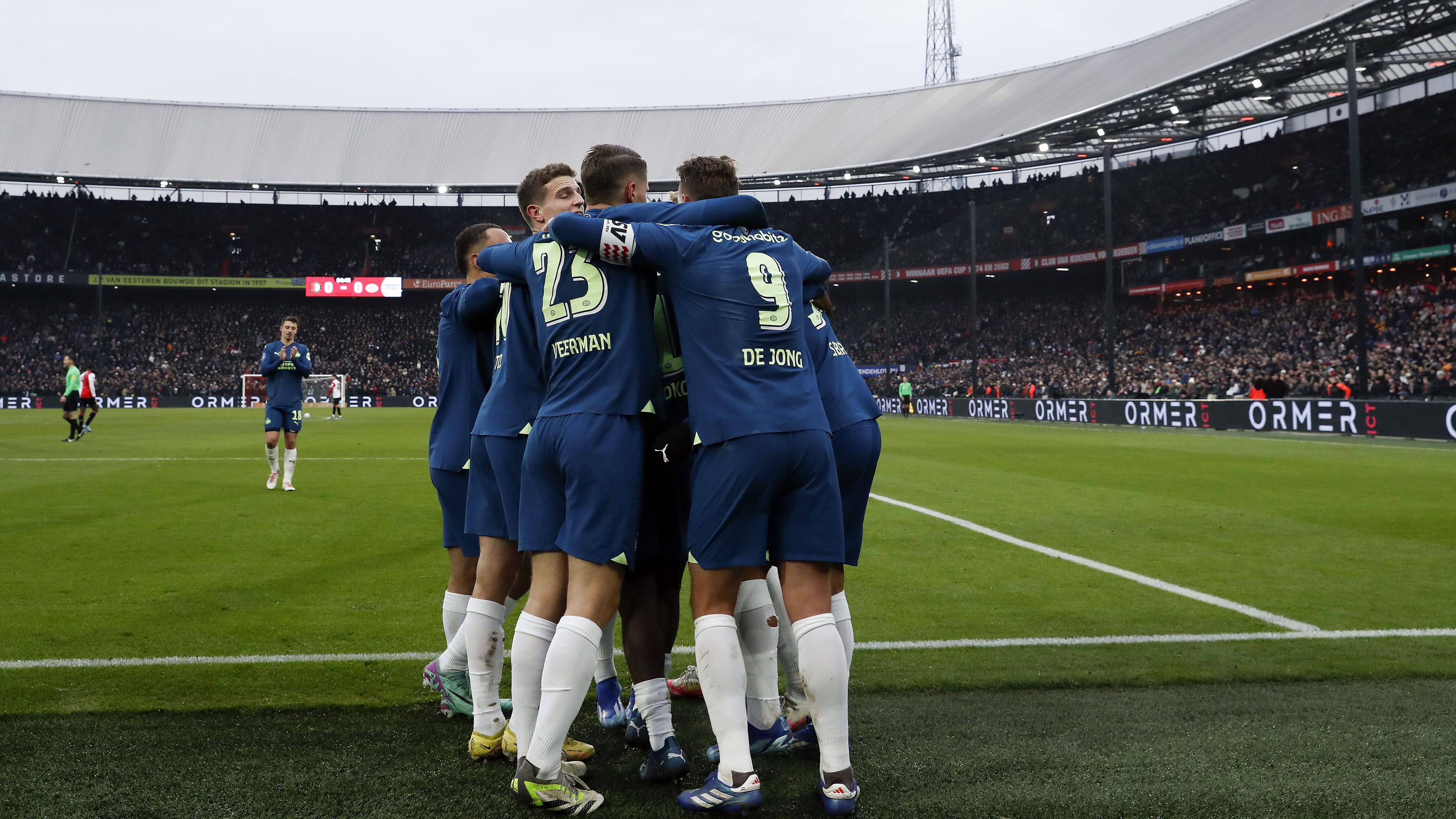 A Feyenoord otthonában is nyert, továbbra is hibátlan a PSV