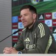 Xabi Alonso elismerte, hogy beszélt Florentino Pérez klubelnökkel az eredmények javítása érdekében