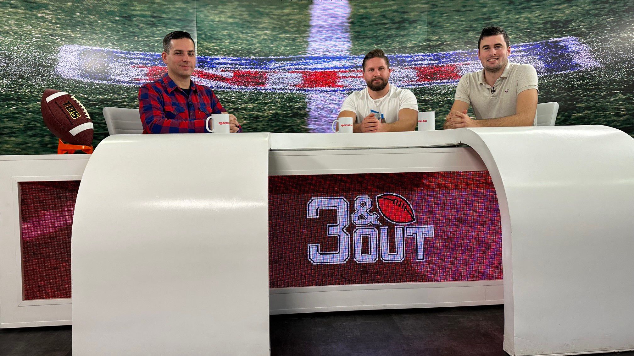 A Sportál Tv stúdiójában: Cselleng Ádám, Szakács Kristóf és Katona Dániel