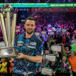 Pánikbetegségétől és 28 kilótól is megszabadult a darts-világbajnok